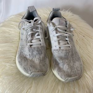 Women’s Adidas NMD R1s size 7